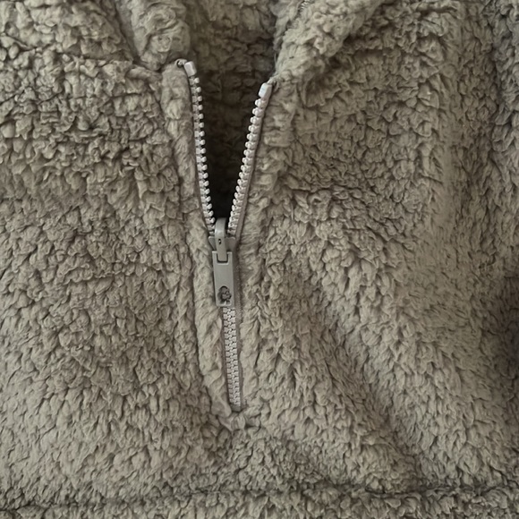 New! Comfy chocolate brown snuggle walk around blanket - Picture 2 of 6